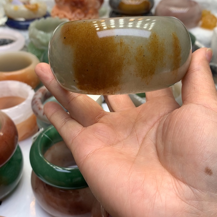 石英质玉手镯未镶嵌y****o