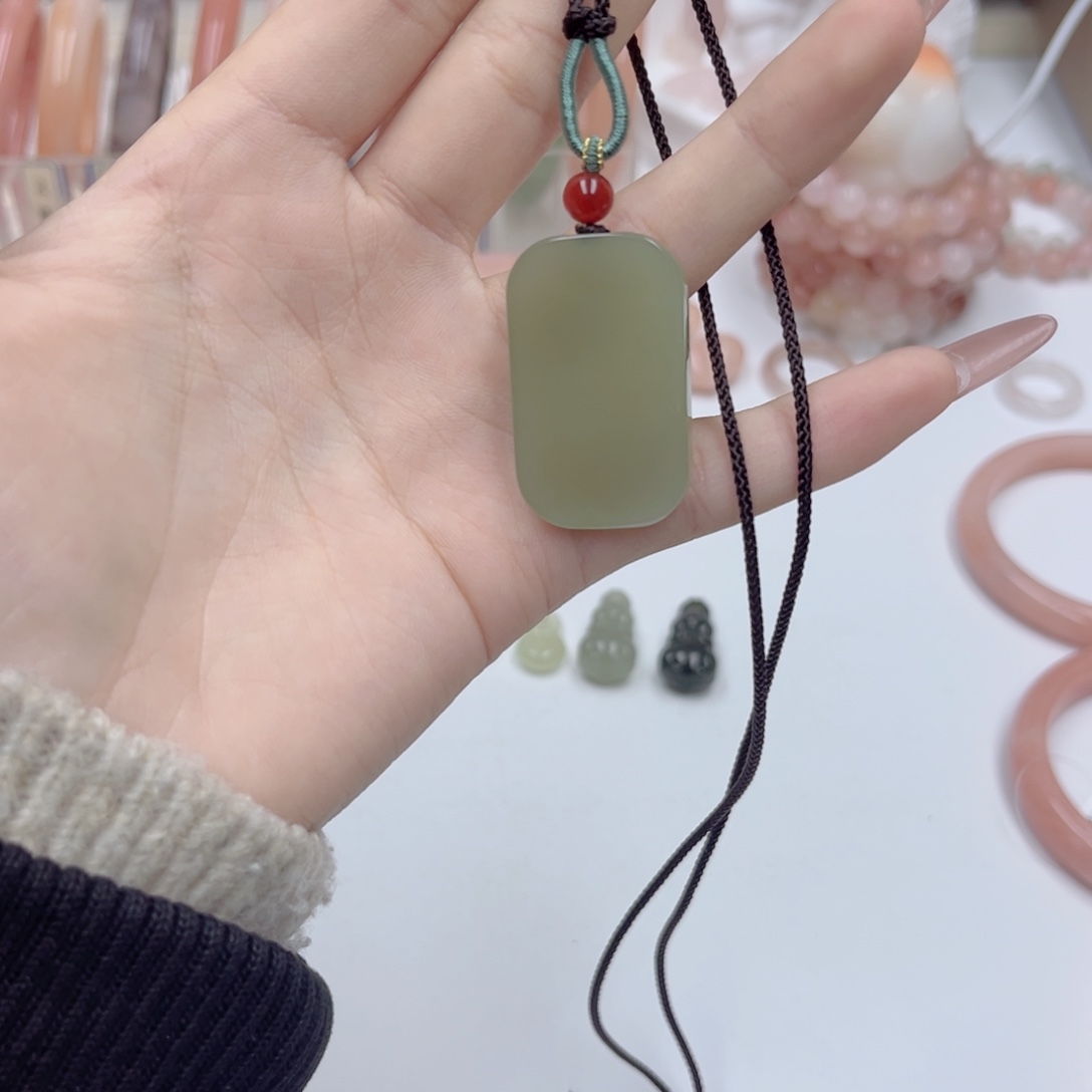 未镶嵌手镯石英质玉R*