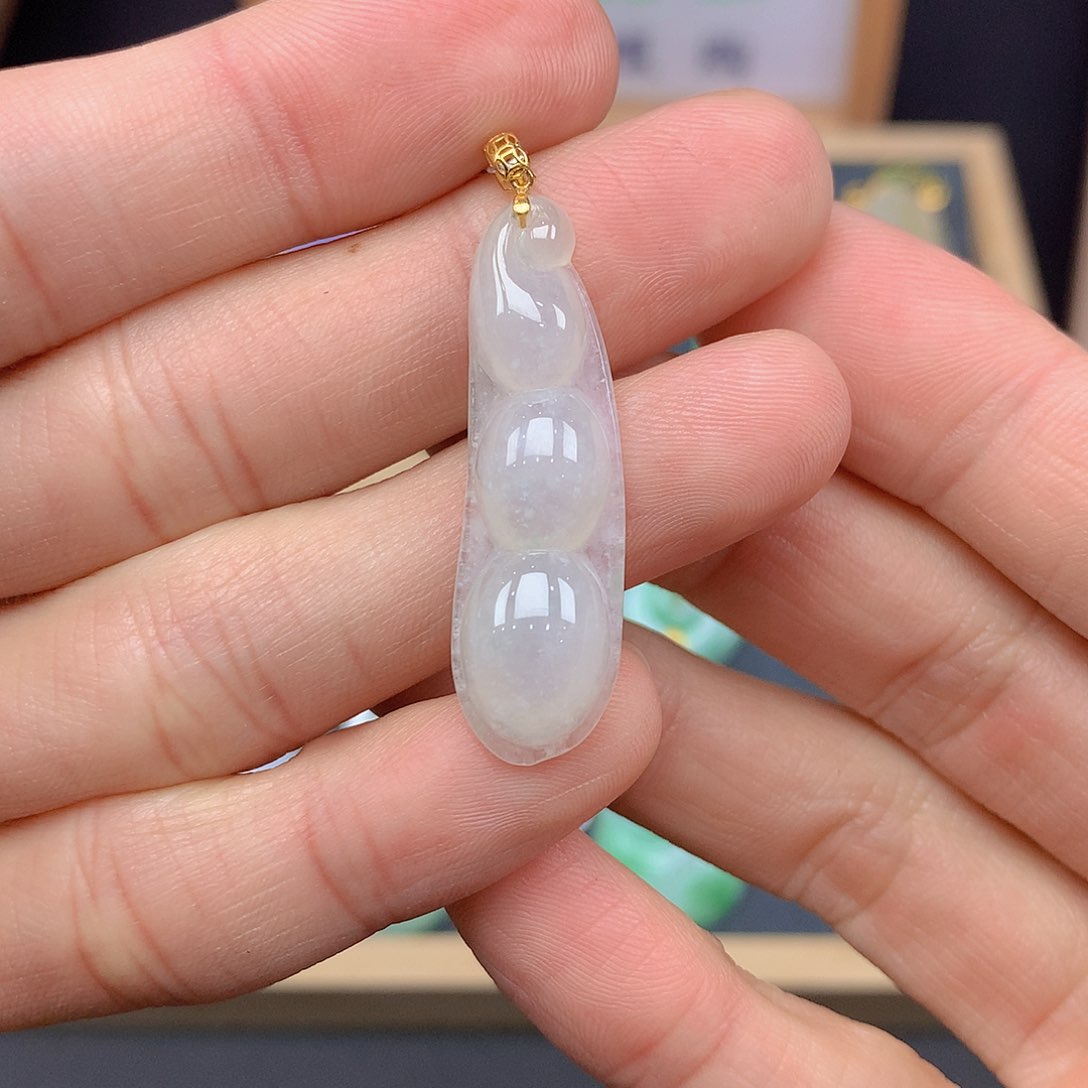 翡翠颈饰18K金镶嵌翡翠