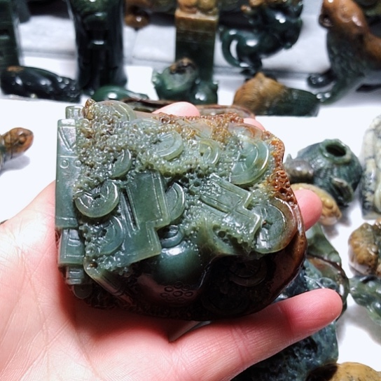 岫岩河磨玉（透闪石质玉）把件未镶嵌张*诚