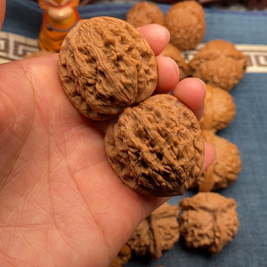 文玩核桃把件38虎头