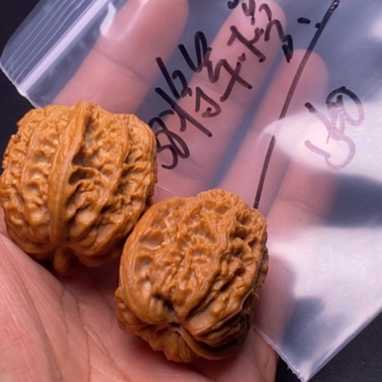 【闪购商品】把件文玩核桃不****了打包
