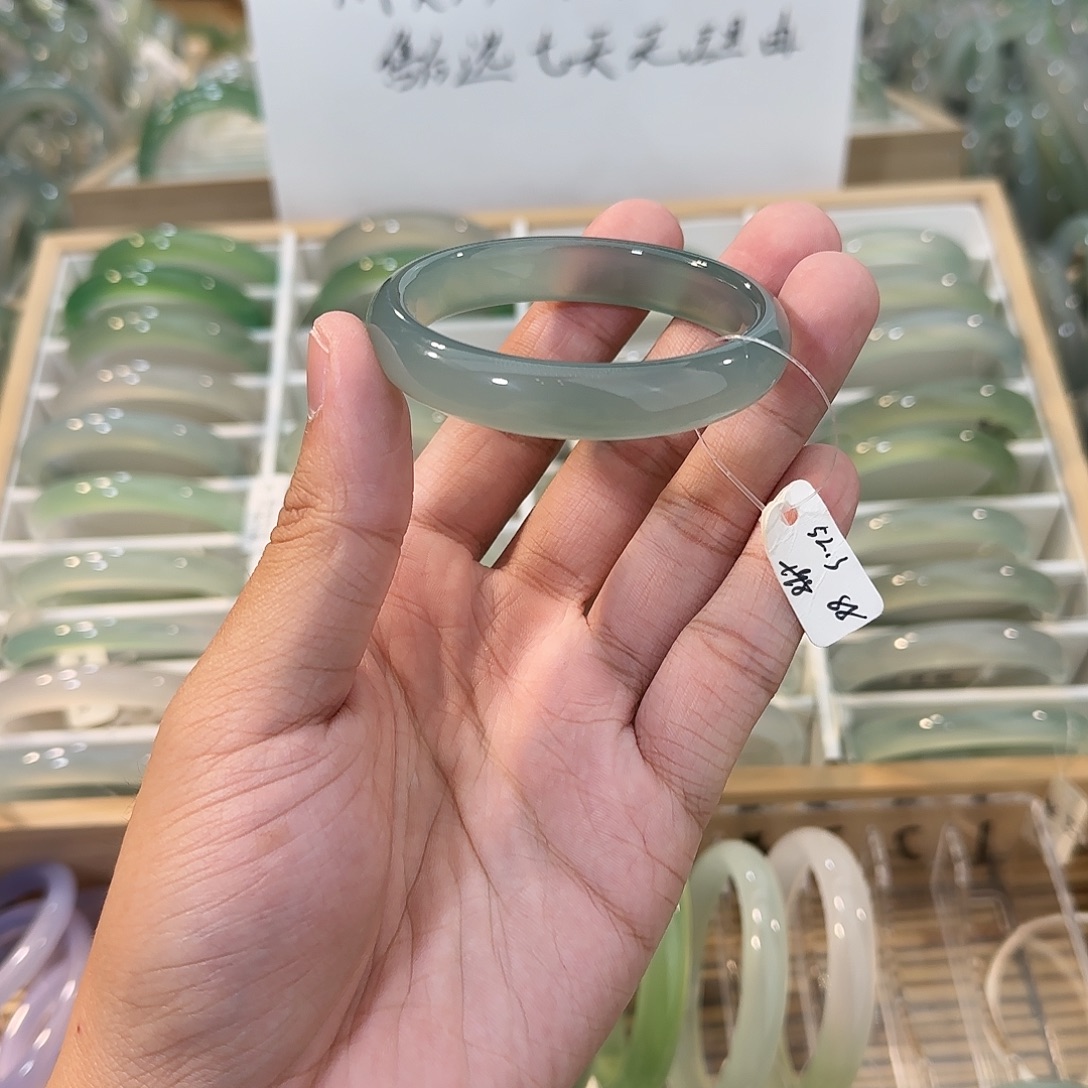 玛瑙/玉髓未镶嵌手镯圈口52.3