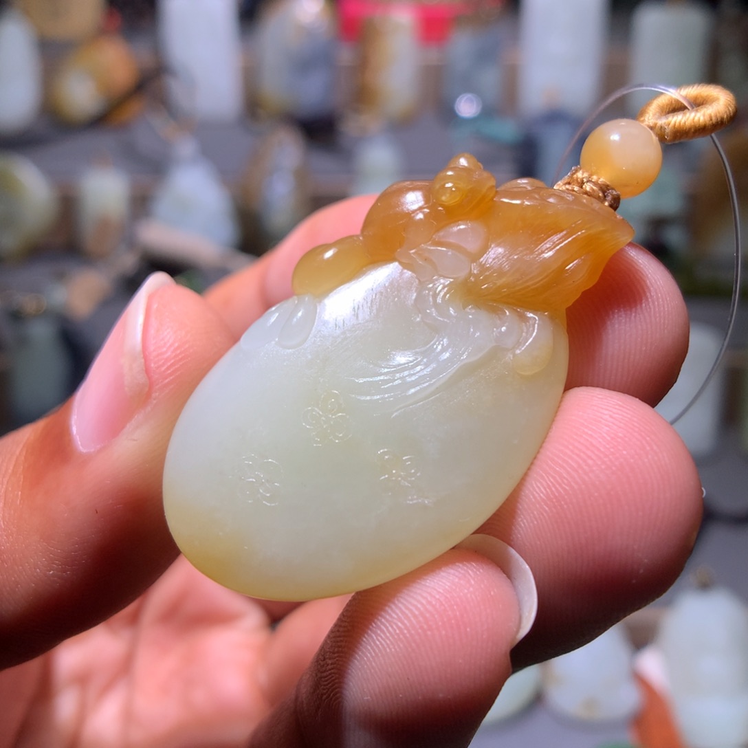 和田玉未镶嵌颈饰