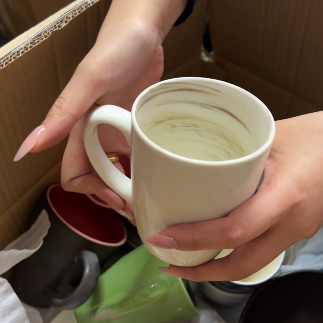 新骨瓷185瑕疵慎拍云纹石 马克杯