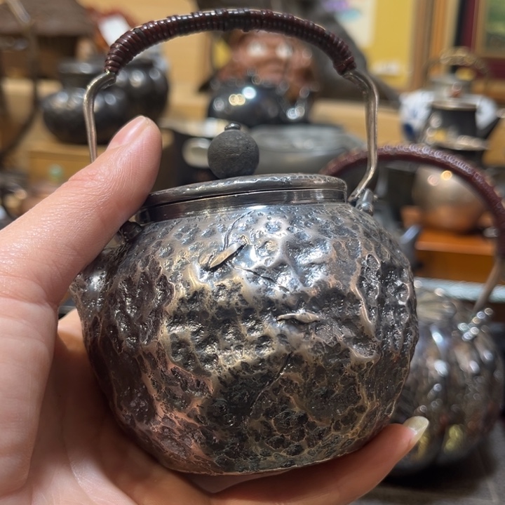 倪***流铜中古工艺品摆件