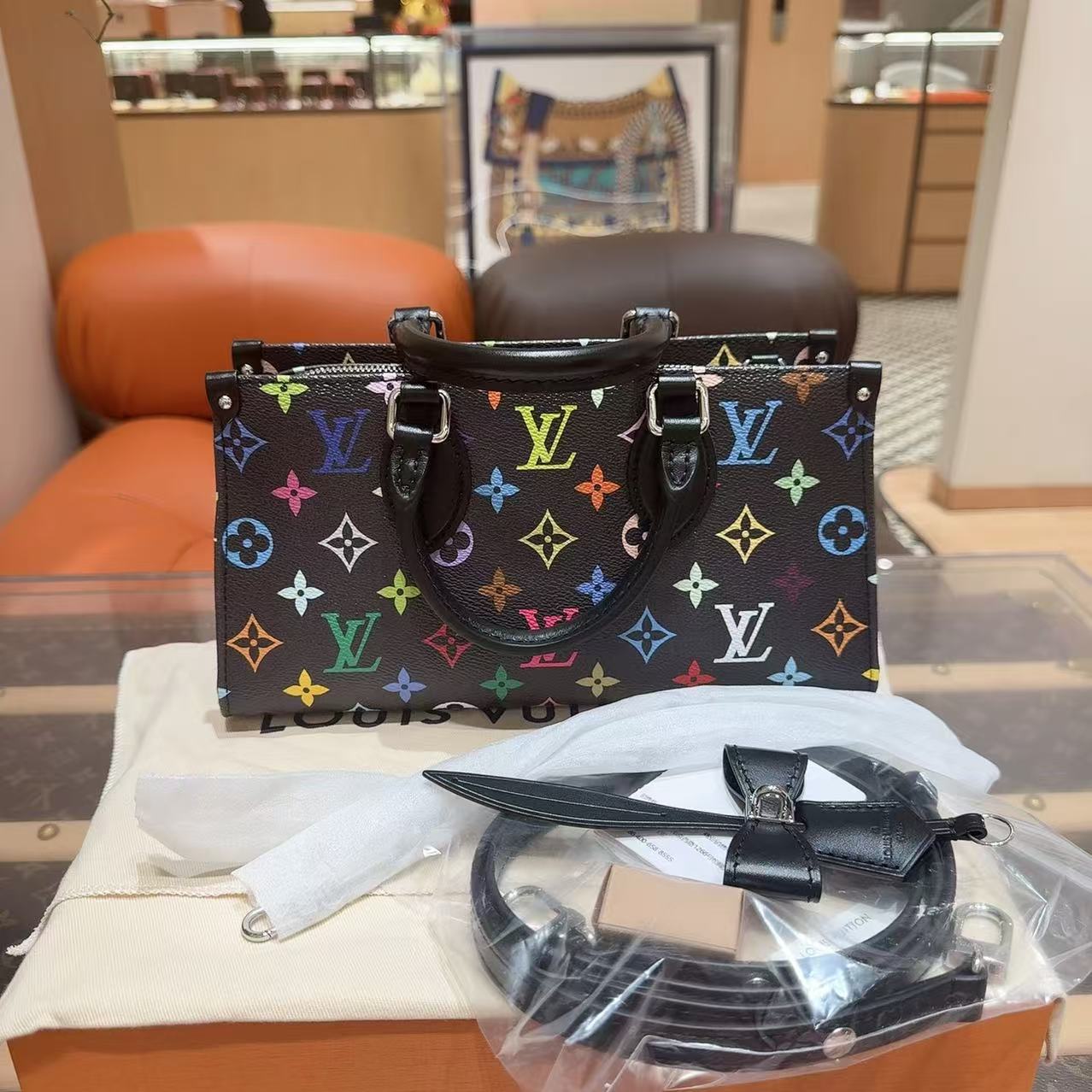 全新未使用 LouisVuitton/路易威登 on the go横版村上隆/黑三彩