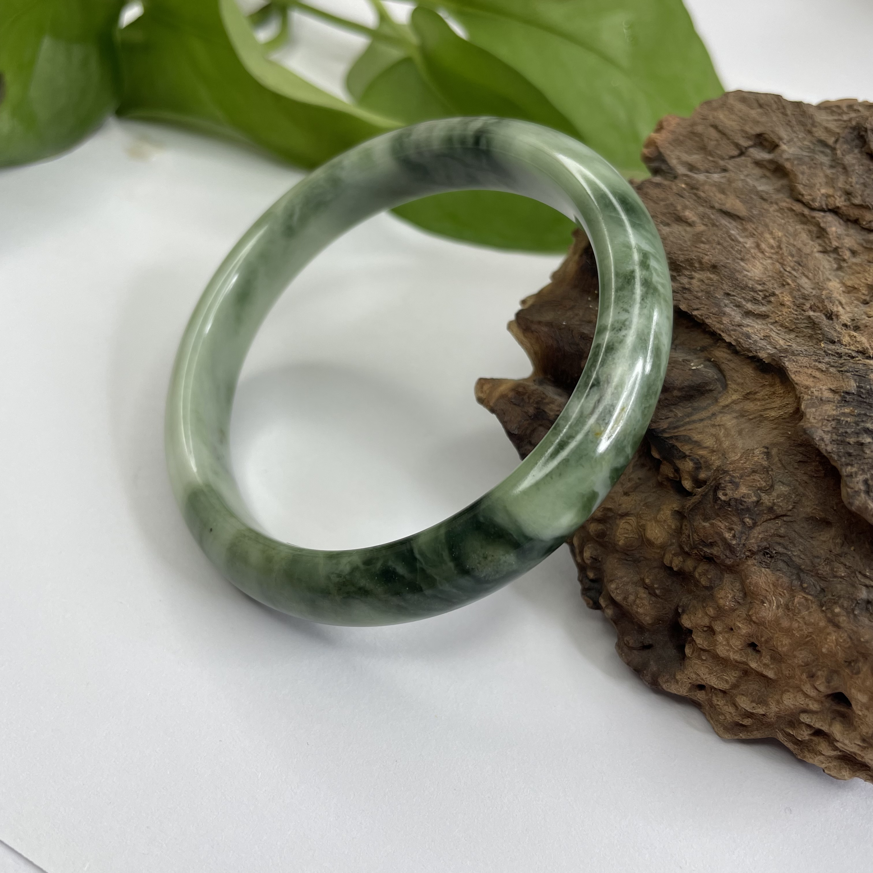 陕西西安蓝田玉手镯5859圈口