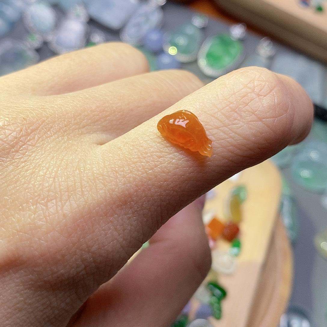 翡翠颈饰未镶嵌翡翠