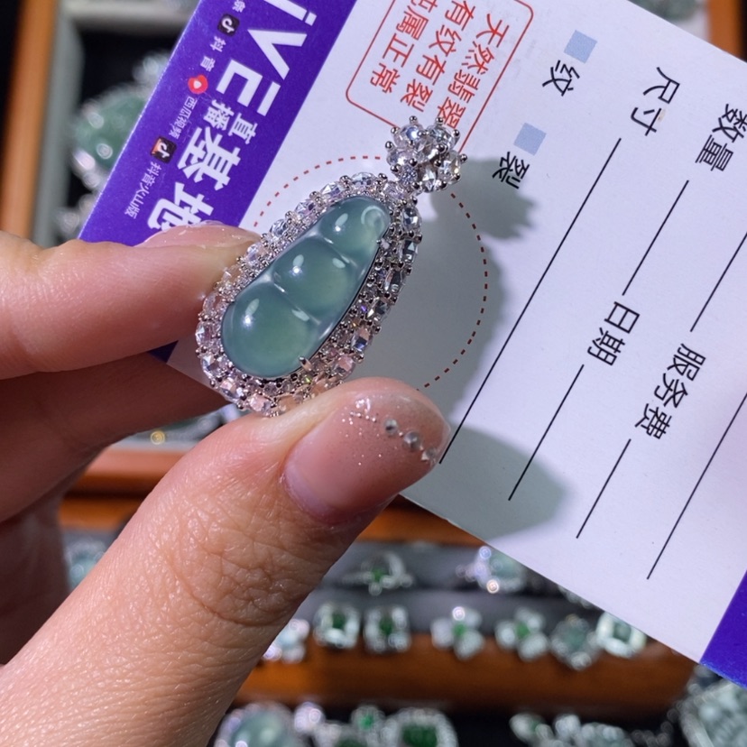 【闪购商品】翡翠颈饰未镶嵌天然