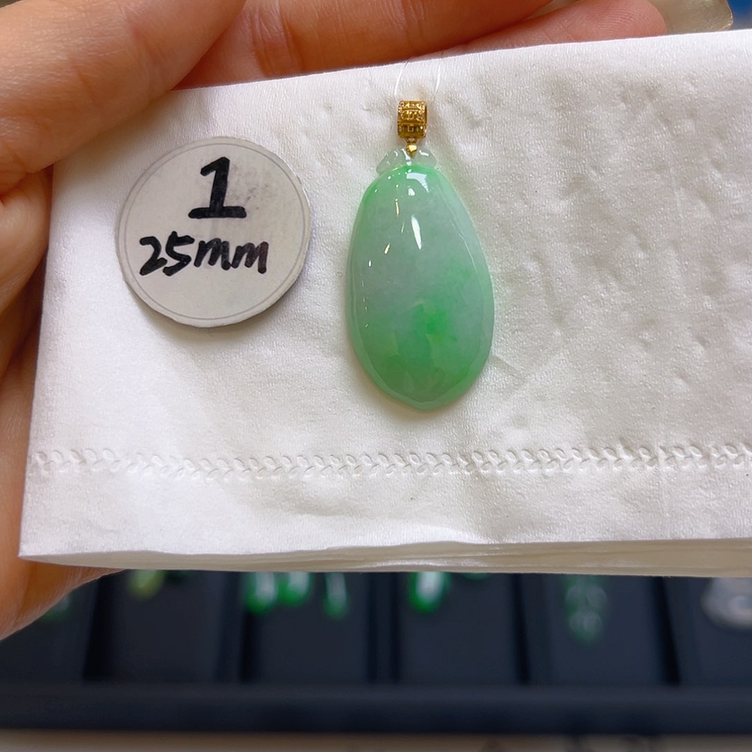 翡翠颈饰18K金镶嵌翡翠