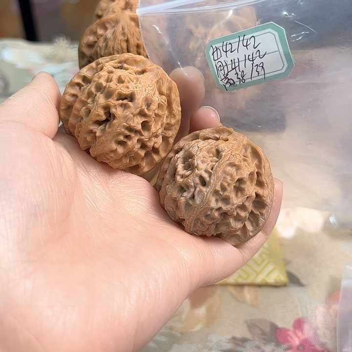 文玩核桃把件苹果园