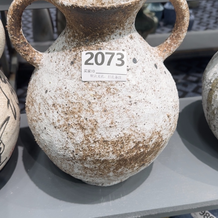 吕***。瓷片景德镇高温花器编码2073高34口8默认无孔