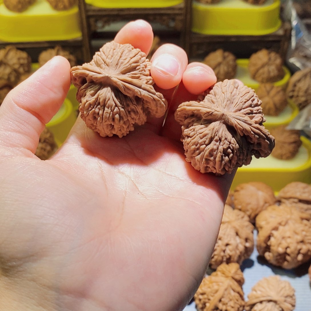 【闪购商品】文玩核桃吊坠吼*四座楼