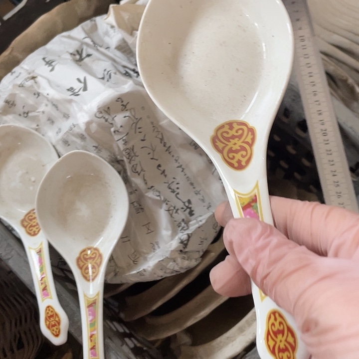 啾***~瓷片老汤勺一个 强化瓷