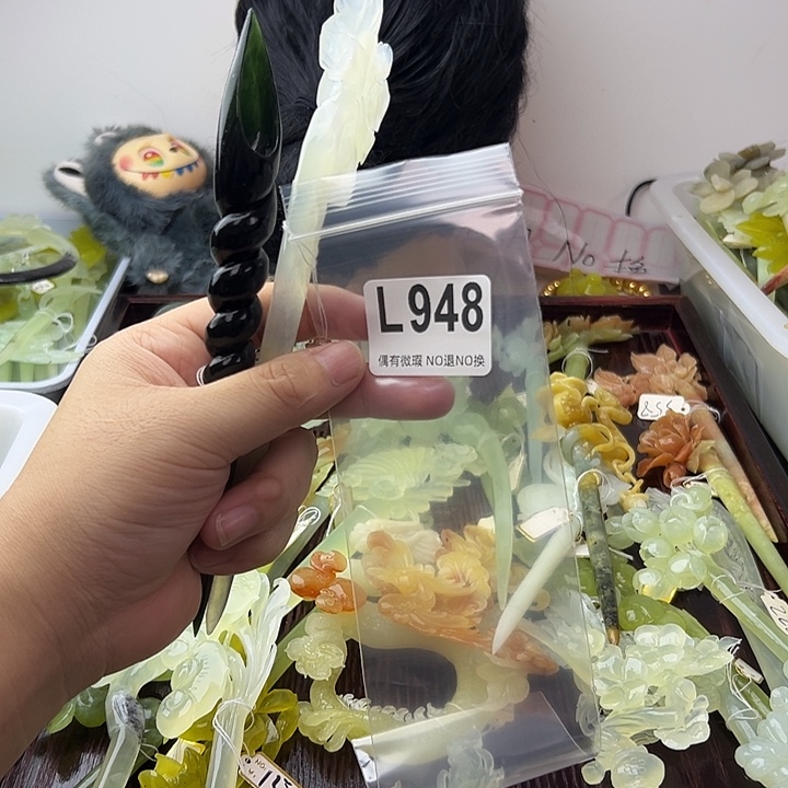 浅***然蛇纹石玉合金发饰