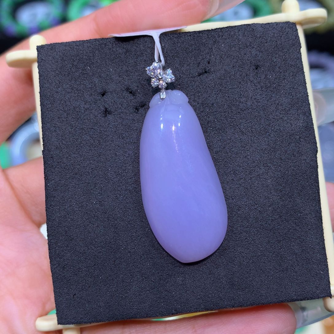 翡翠18K金镶嵌颈饰翡翠