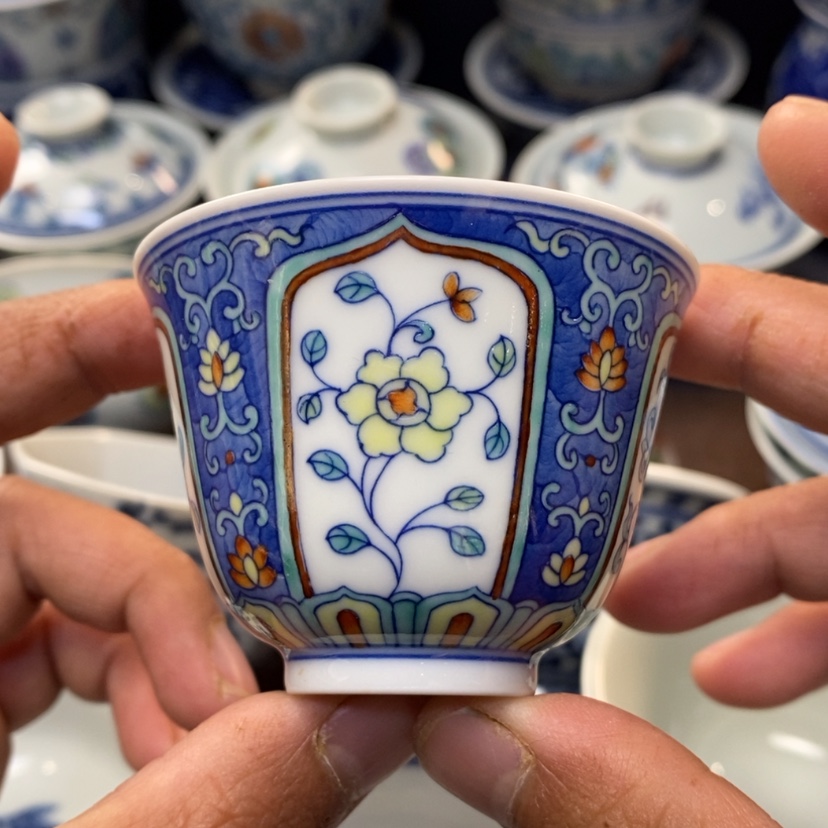 【闪购商品】景德镇青花斗彩主人杯