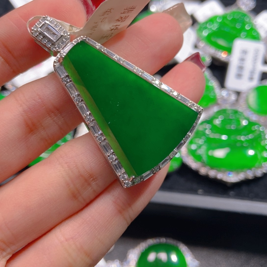 翡翠吊坠(不含链)未镶嵌