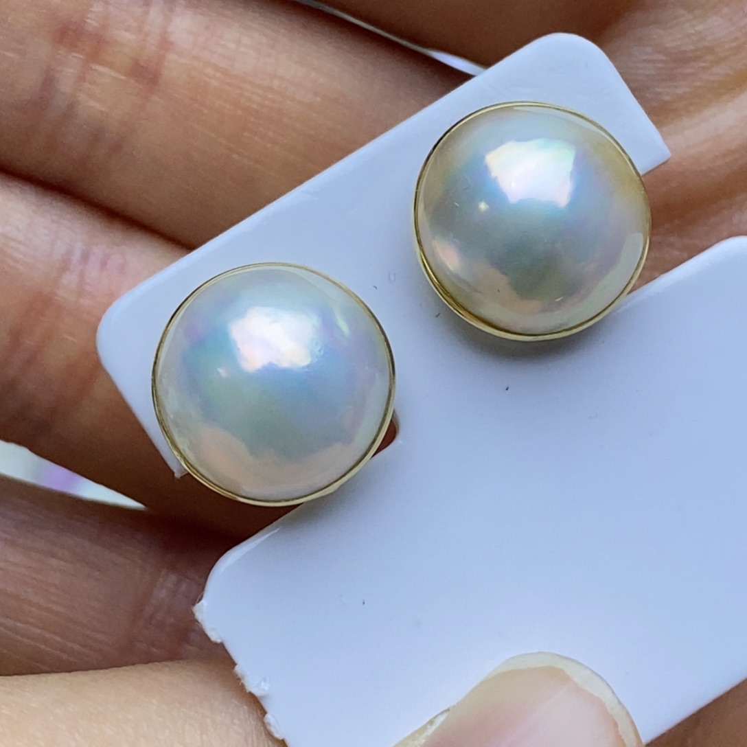 耳钉18K金镶嵌拼合珍珠（马贝珠）