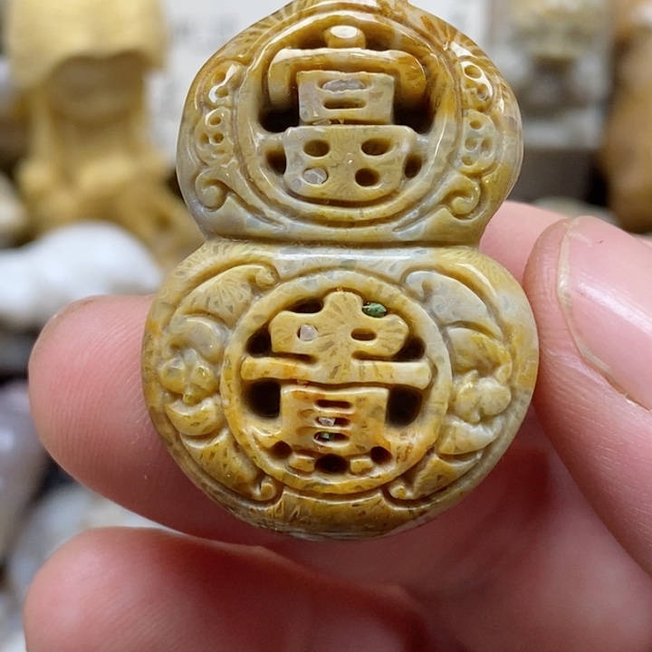 颈饰未镶嵌硅化珊瑚（珊瑚玉）小