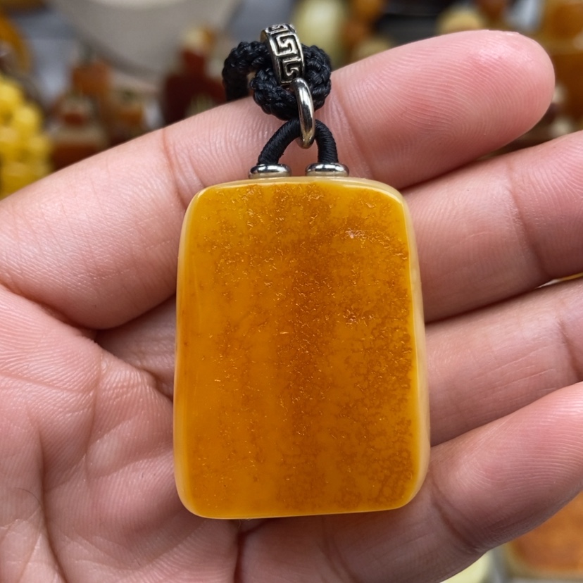 【闪购商品】琥珀颈饰未镶嵌