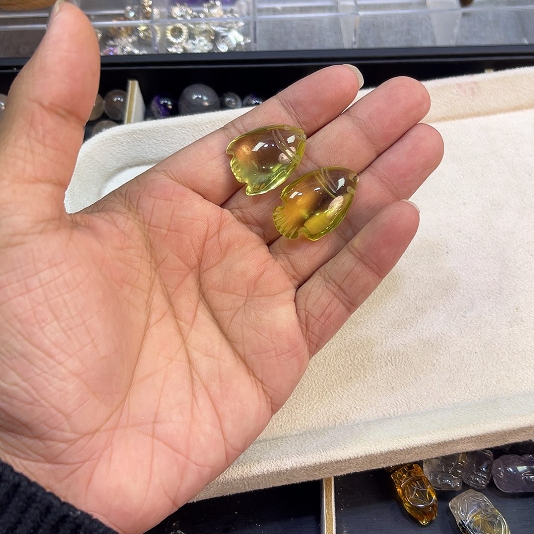 奈***酱颈饰水晶未镶嵌水晶