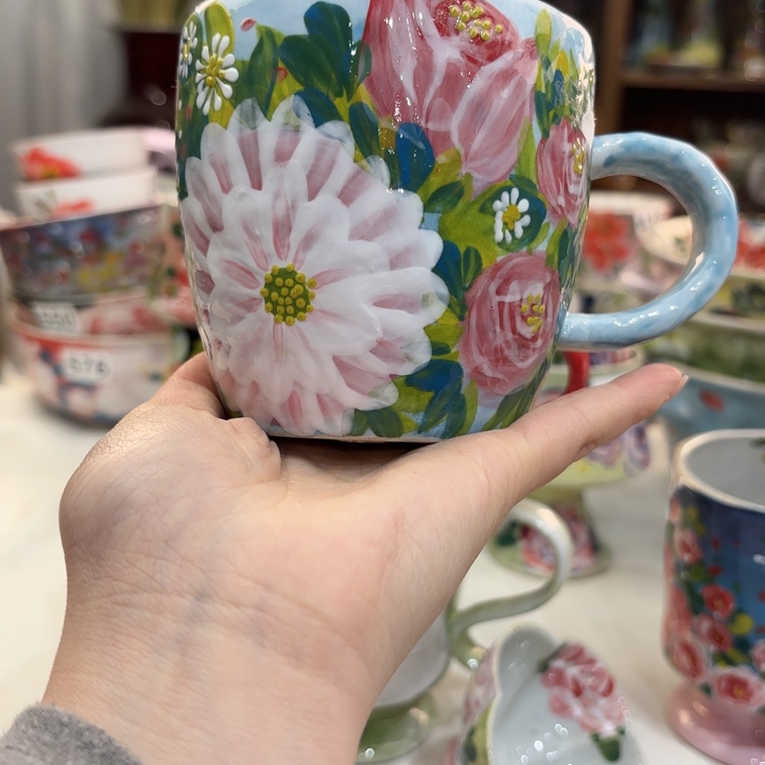 瓷片兔兔盖茨。兔兔好