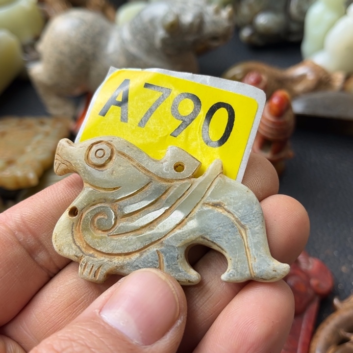 和田玉颈饰未镶嵌云****n