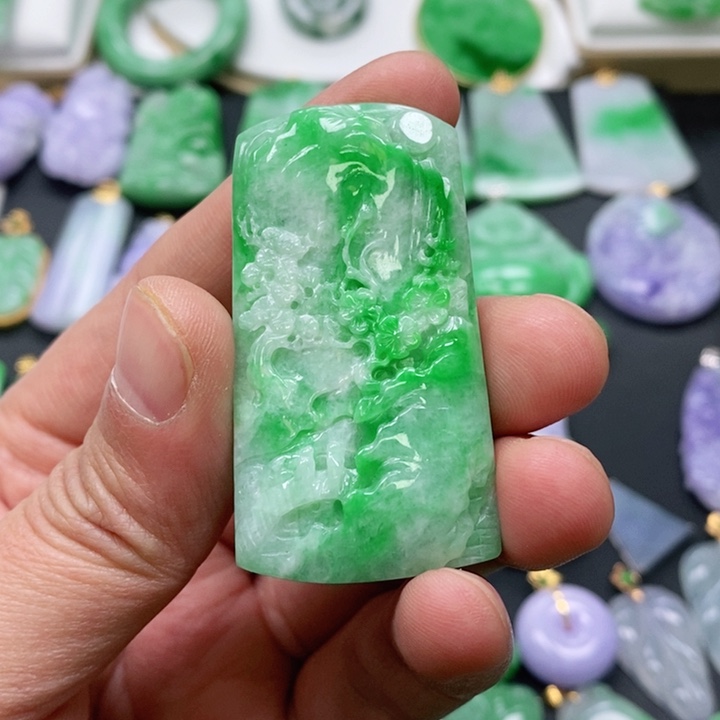 翡翠颈饰未镶嵌吊坠