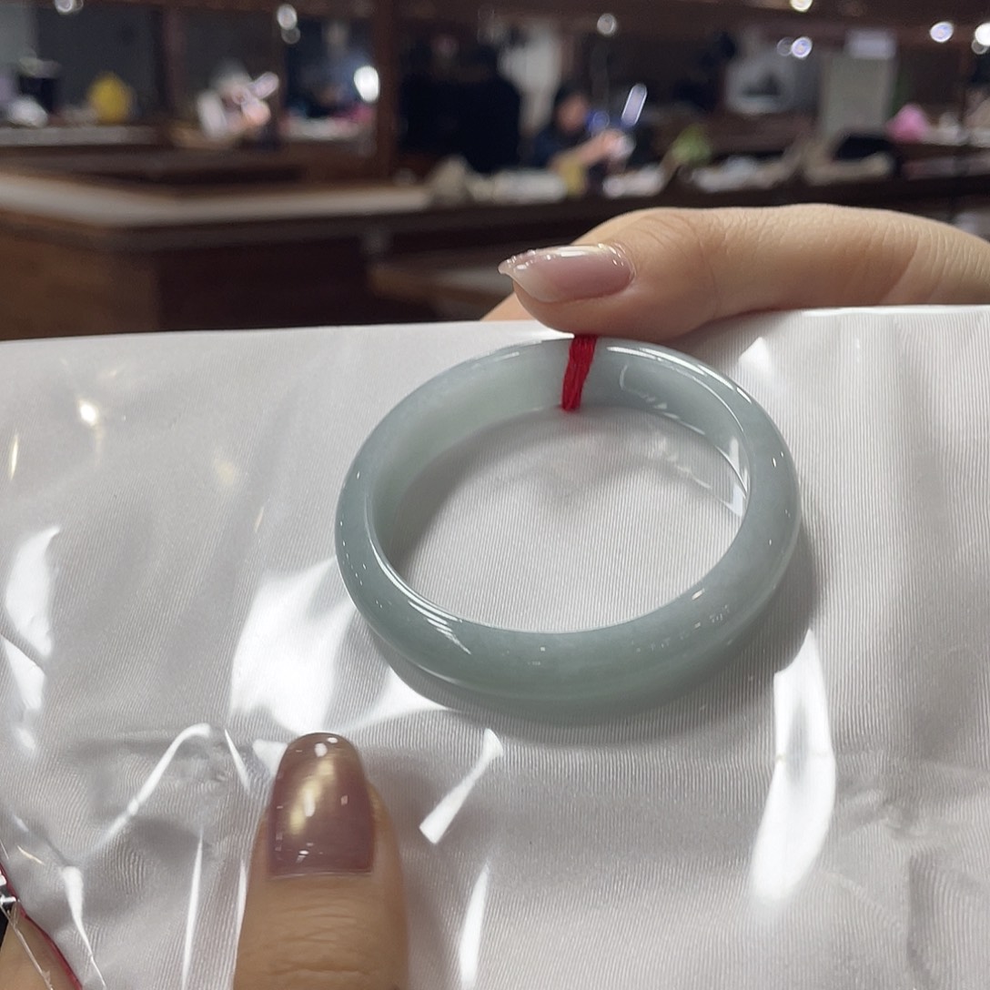 翡翠手镯（贵妃镯）未镶嵌手镯