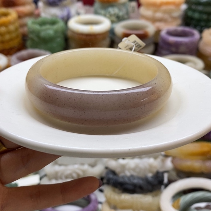 石英质玉未镶嵌手镯