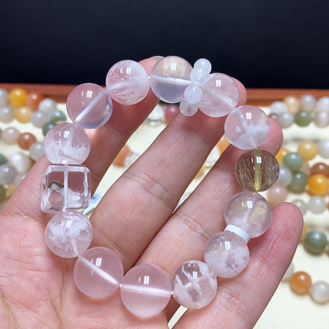 水晶手串未镶嵌水晶手串