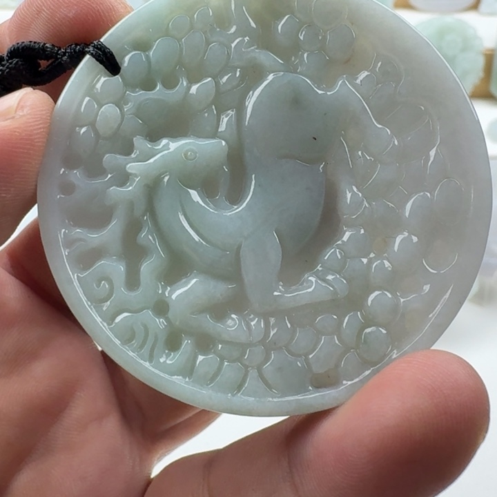 翡翠未镶嵌颈饰天然缅甸A货翡翠