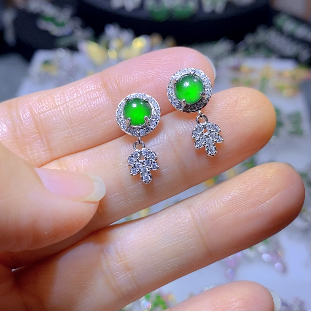 翡翠颈饰银S925镶嵌天然翡翠