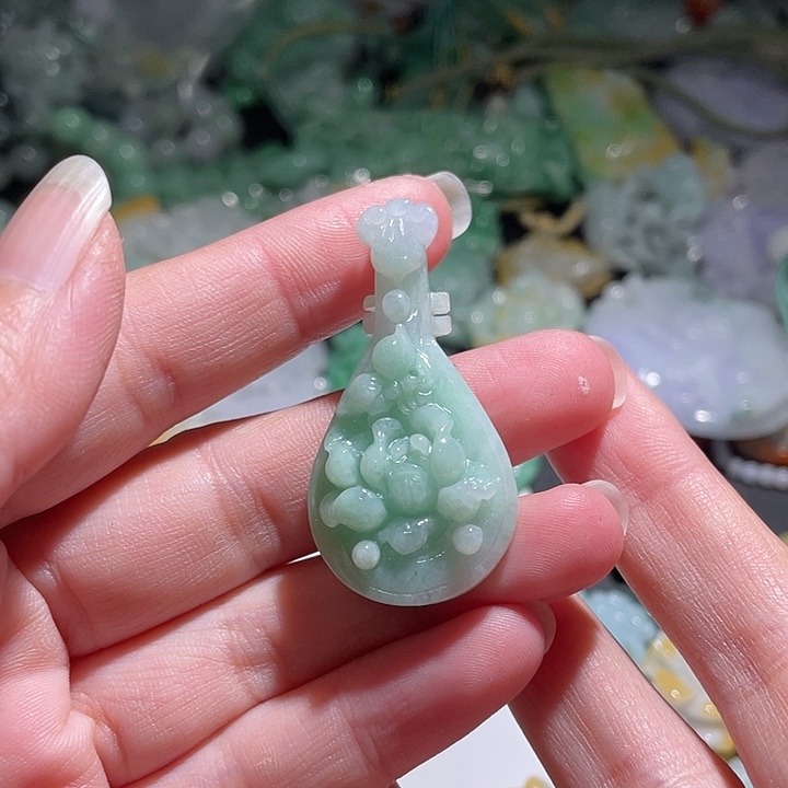 颈饰未镶嵌翡翠天