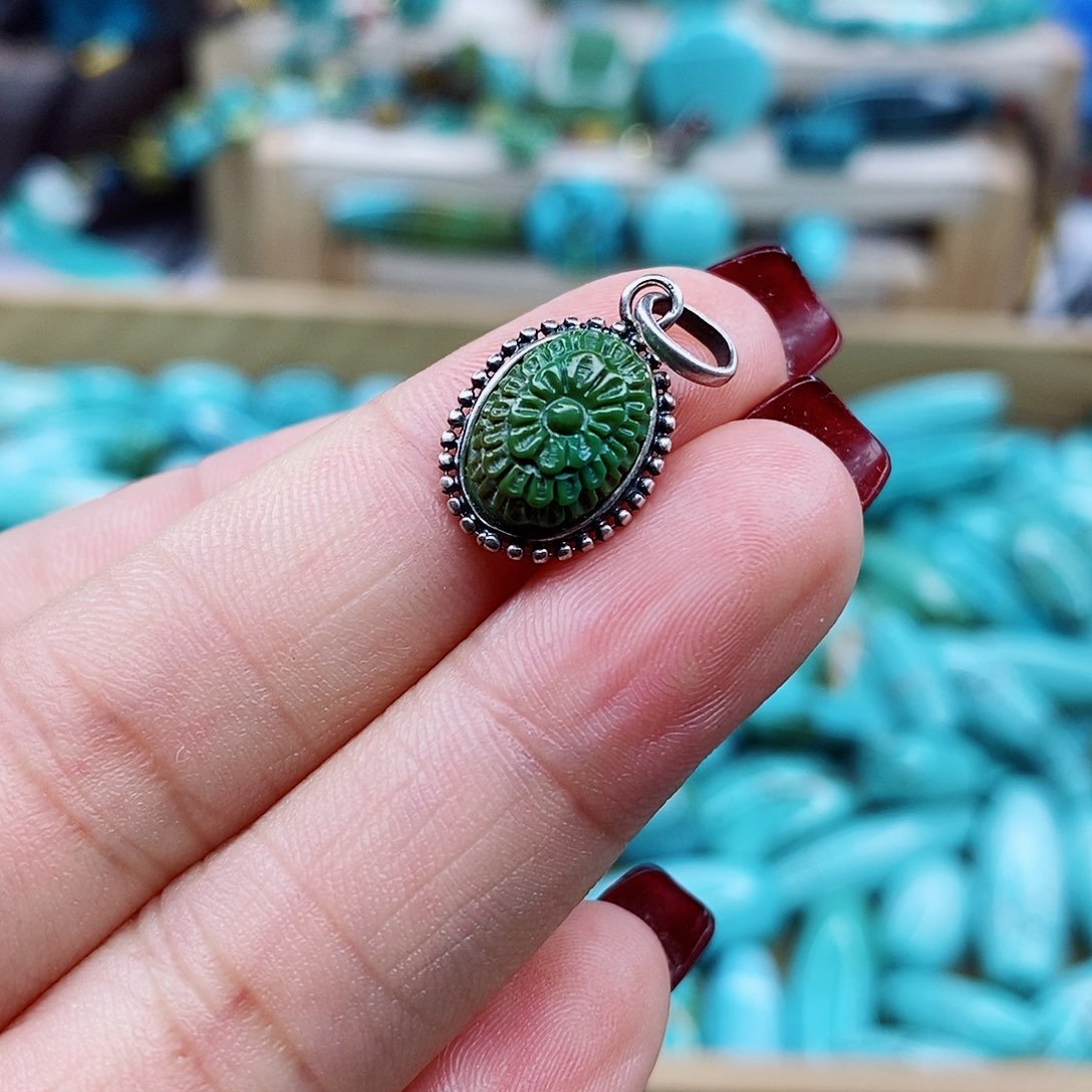 南红玛瑙颈饰未镶嵌