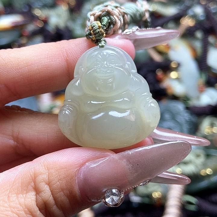 和田玉颈饰足铂镶嵌双面