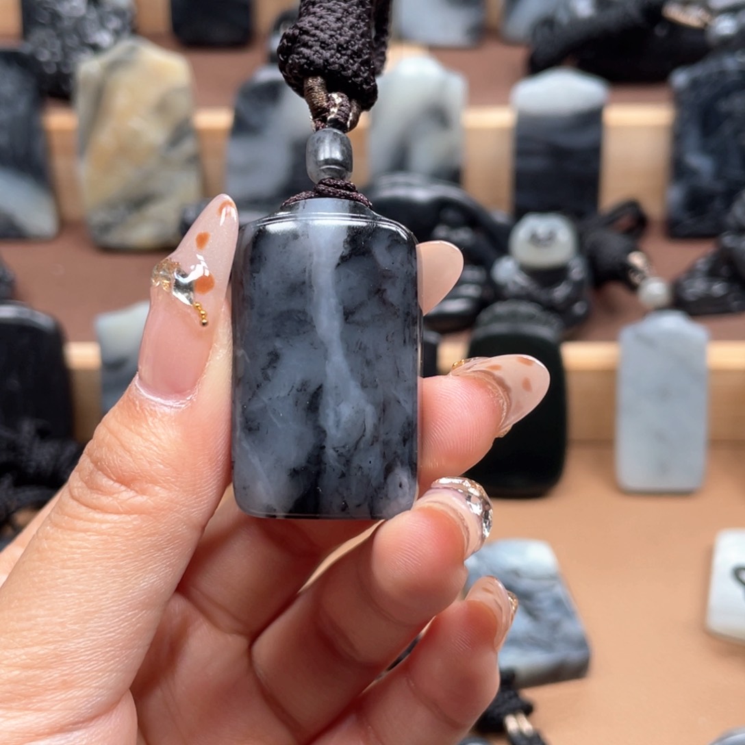 和田玉未镶嵌颈饰庚*