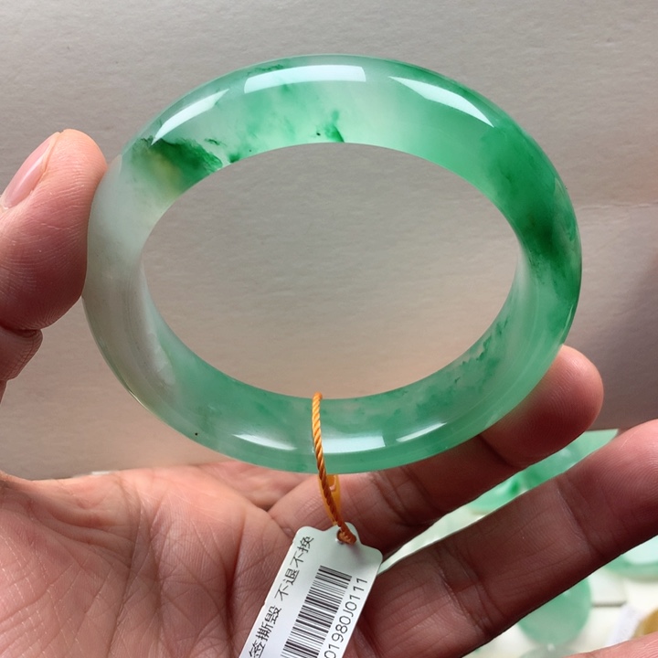 石英质玉未镶嵌手镯