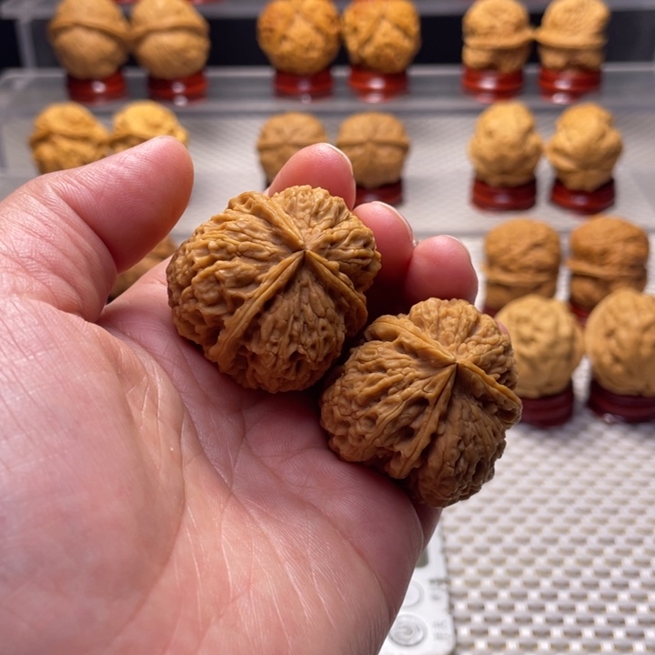 文玩核桃把件9花中花