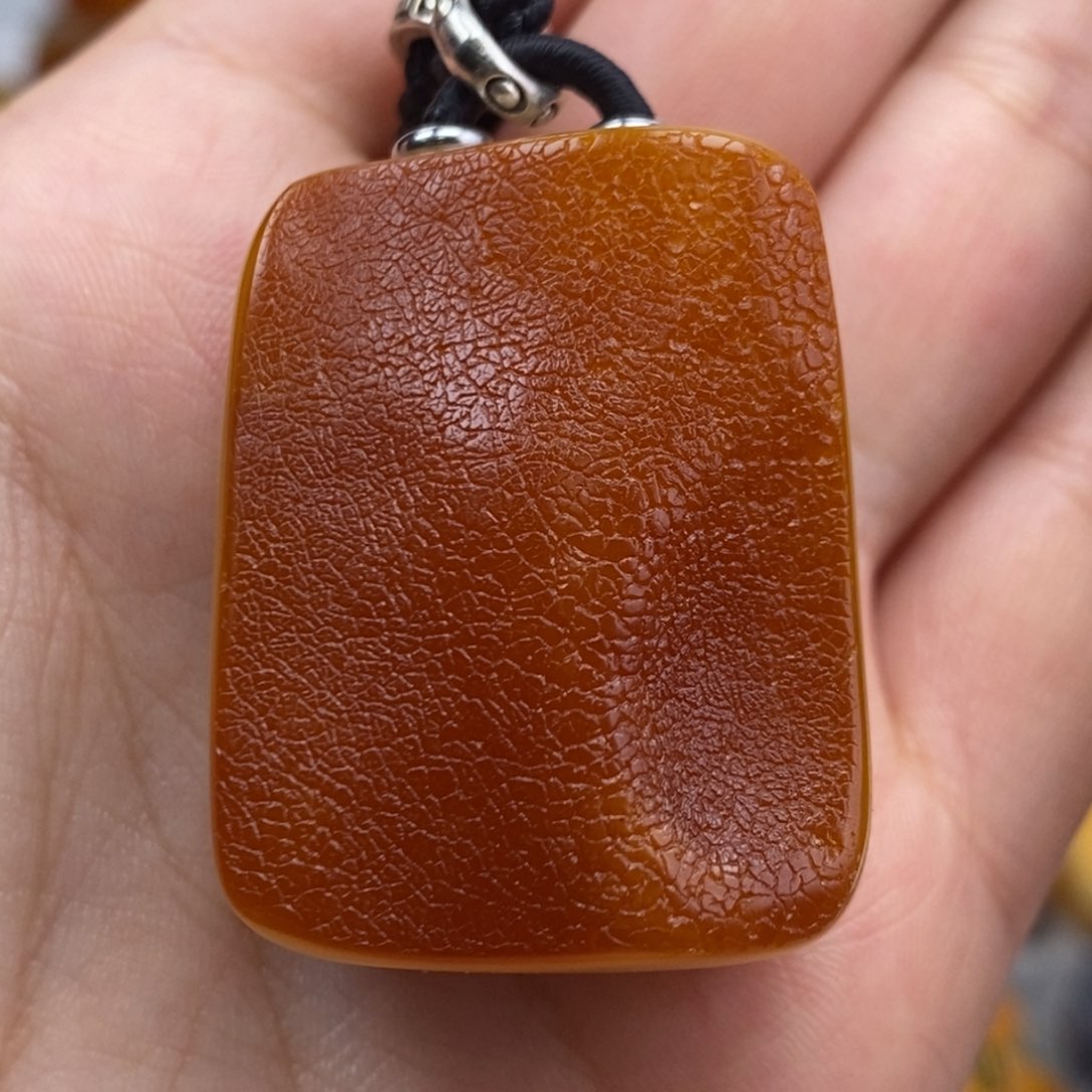 琥珀吊坠(赠链)未镶嵌