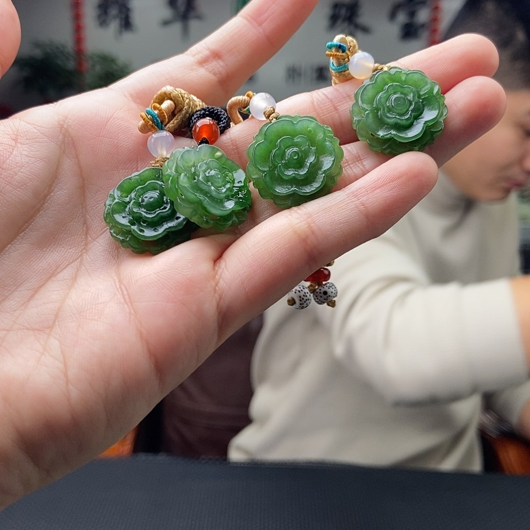 和田玉颜色多样性发拍一发一未镶嵌