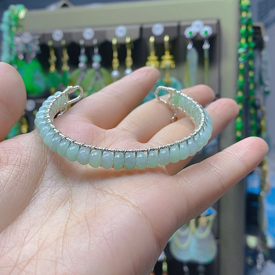 未镶嵌翡翠耳饰翡翠