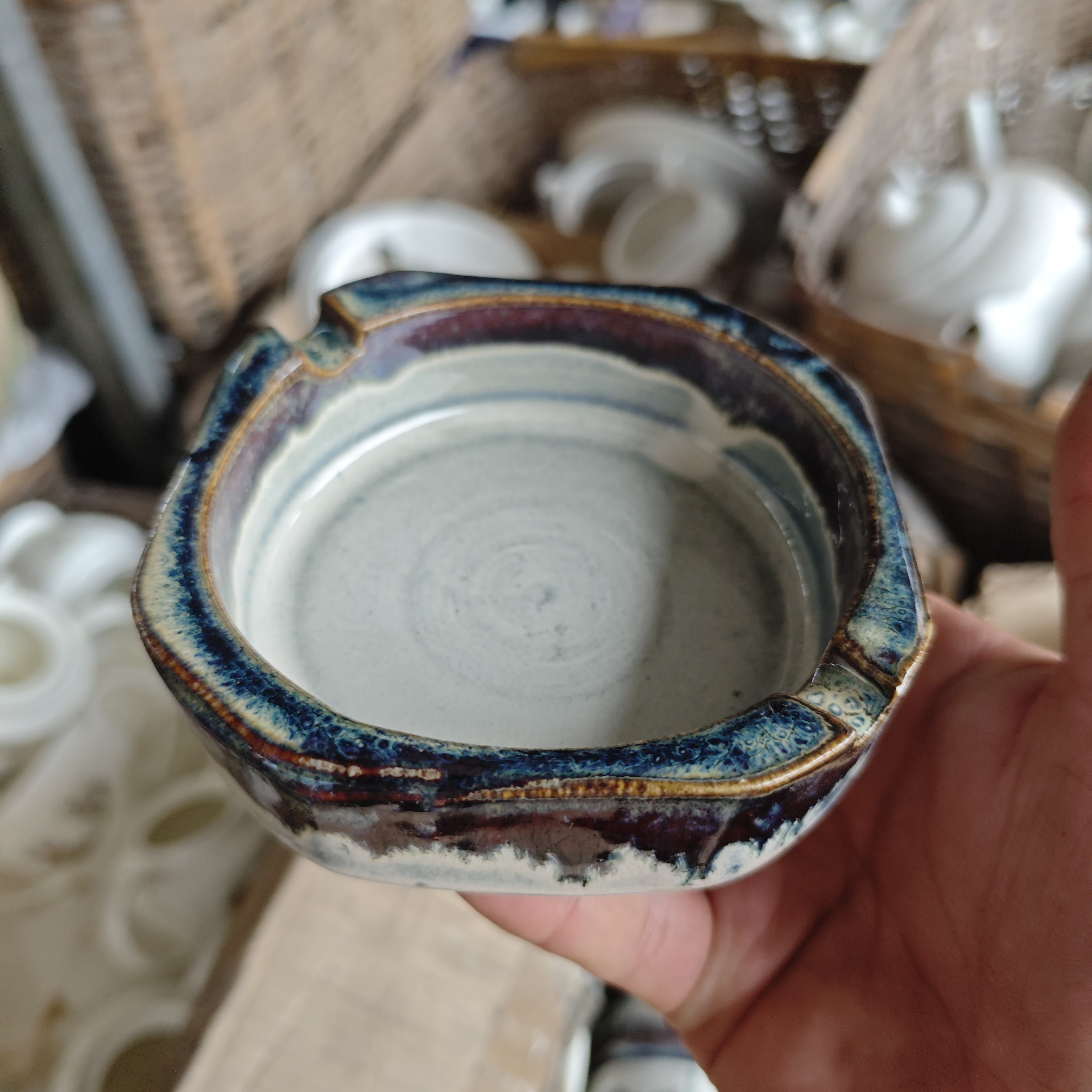 库存微瑕窑变烟灰缸一个