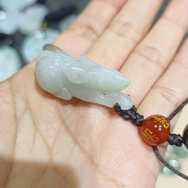 翡翠颈饰未镶嵌老鼠
