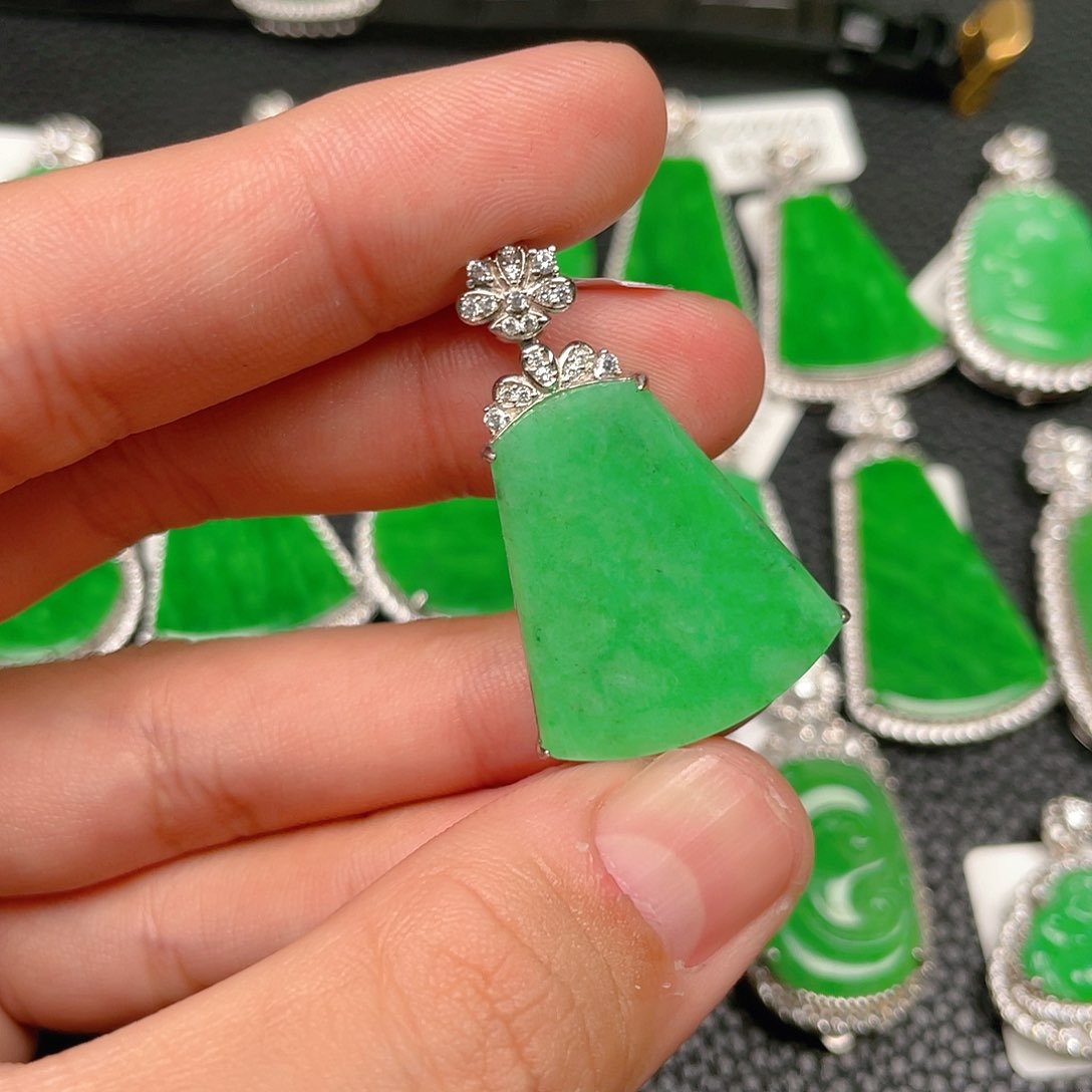 【闪购商品】翡翠吊坠(不含链)银S925镶嵌