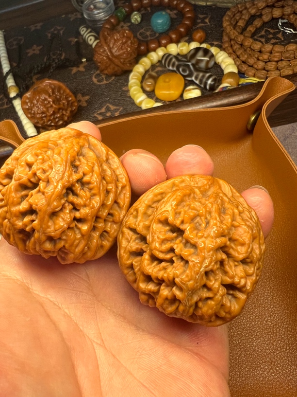 四座楼狮子头文玩核桃麒麟纹官帽手把件男士盘玩佳品