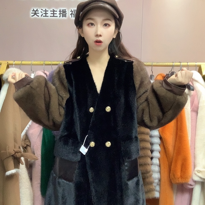 黑拼咖中款外套纽扣