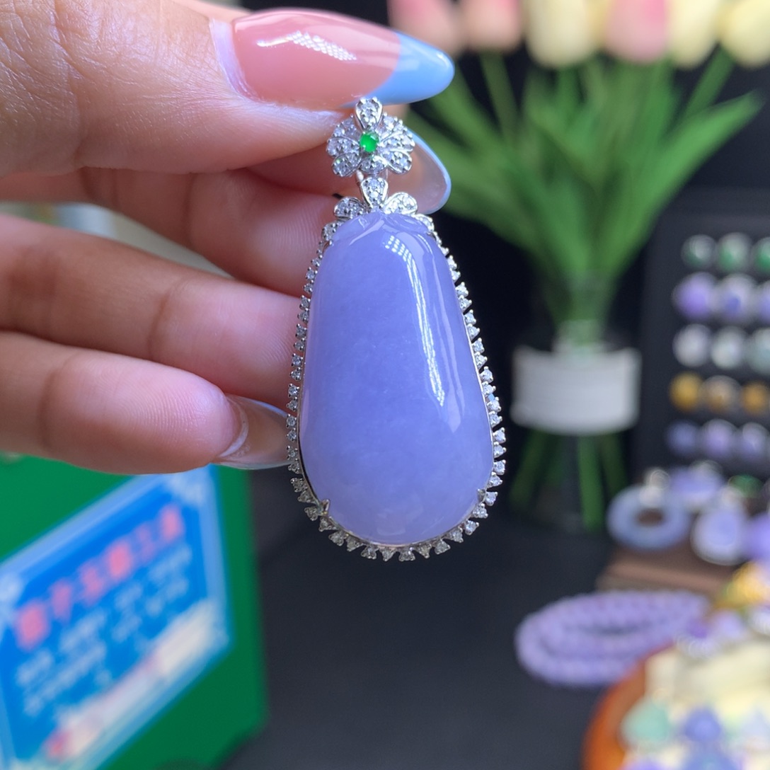 翡翠18K金镶嵌颈饰天然